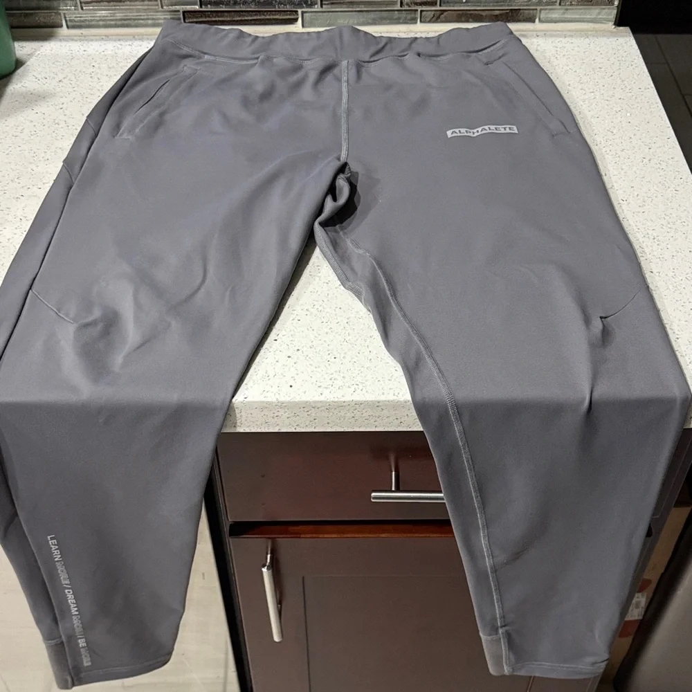 2 Alphalete Men’s Joggers - Picture 4 of 10